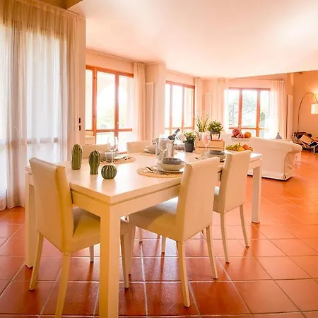 Vignola Sleeps 14 With Pool Villa *