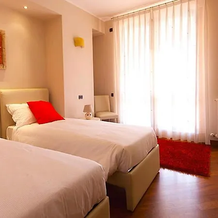 Villa Vignola Sleeps 14 With Pool Cremia
