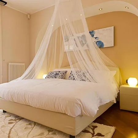 Vignola Sleeps 14 With Pool Βίλα *